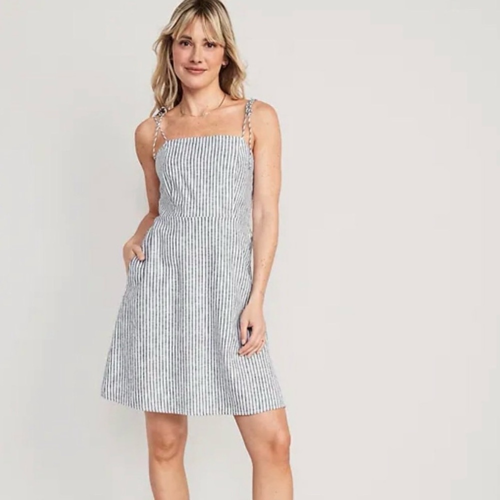 Old Navy Navy and White Pinstripe Dress with Pockets XL